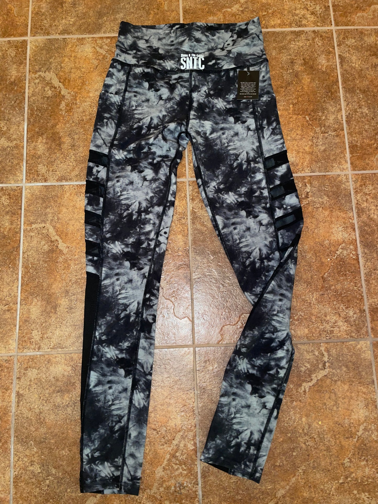 Tie-Dye Leggings with Pockets - SNTC Logo