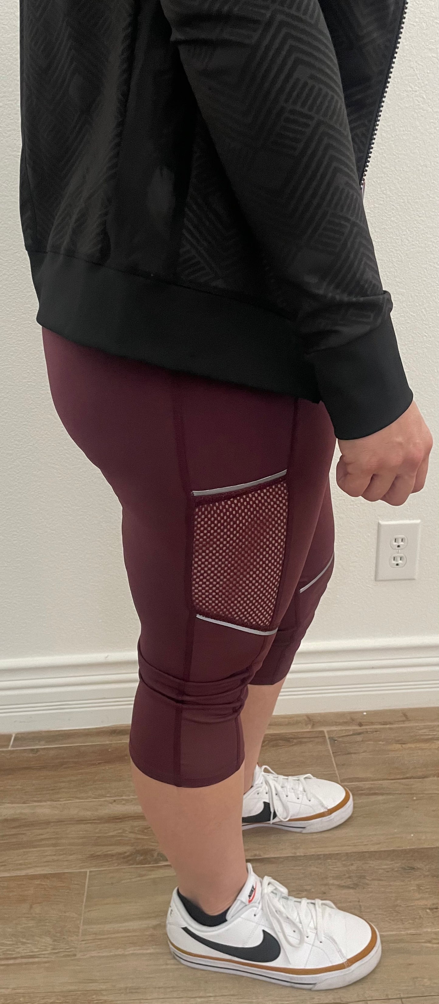 Fitted Capri Mesh Leggings with Pockets - Embroidered SNTC